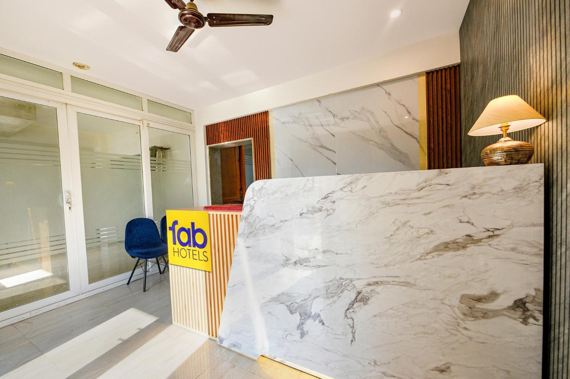 Fabhotel Ar Suites Gurgaon Zewnętrze zdjęcie